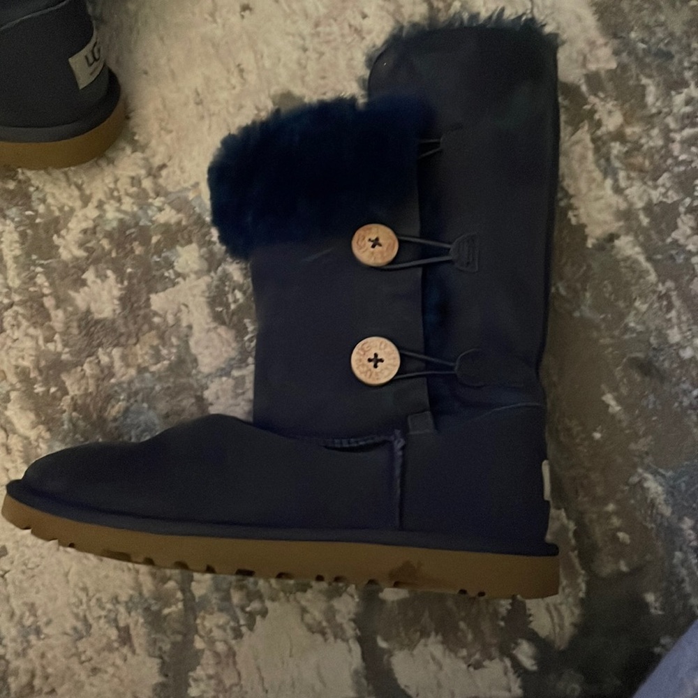 Navy uggs